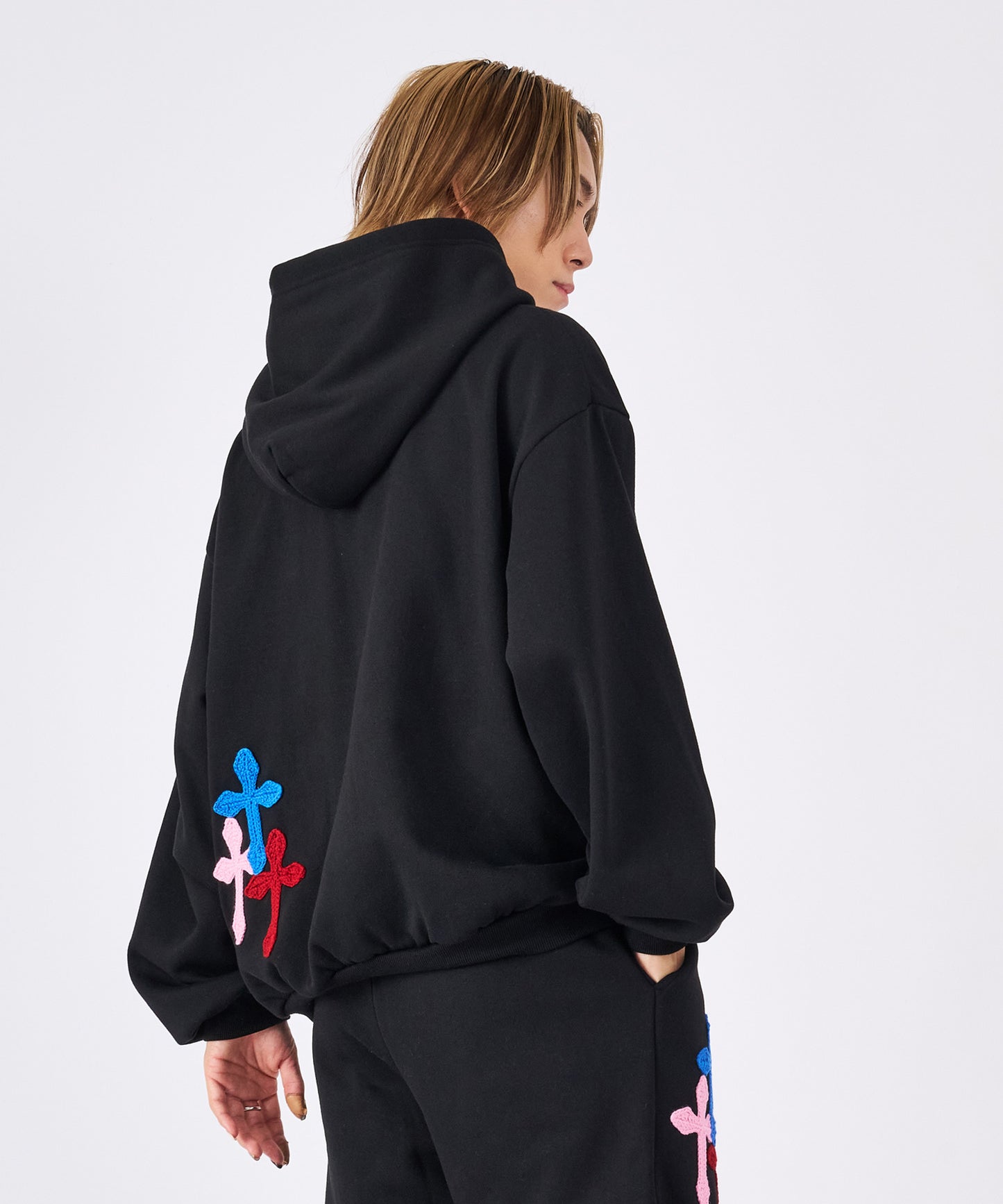 極太糸クロス刺繍パーカー