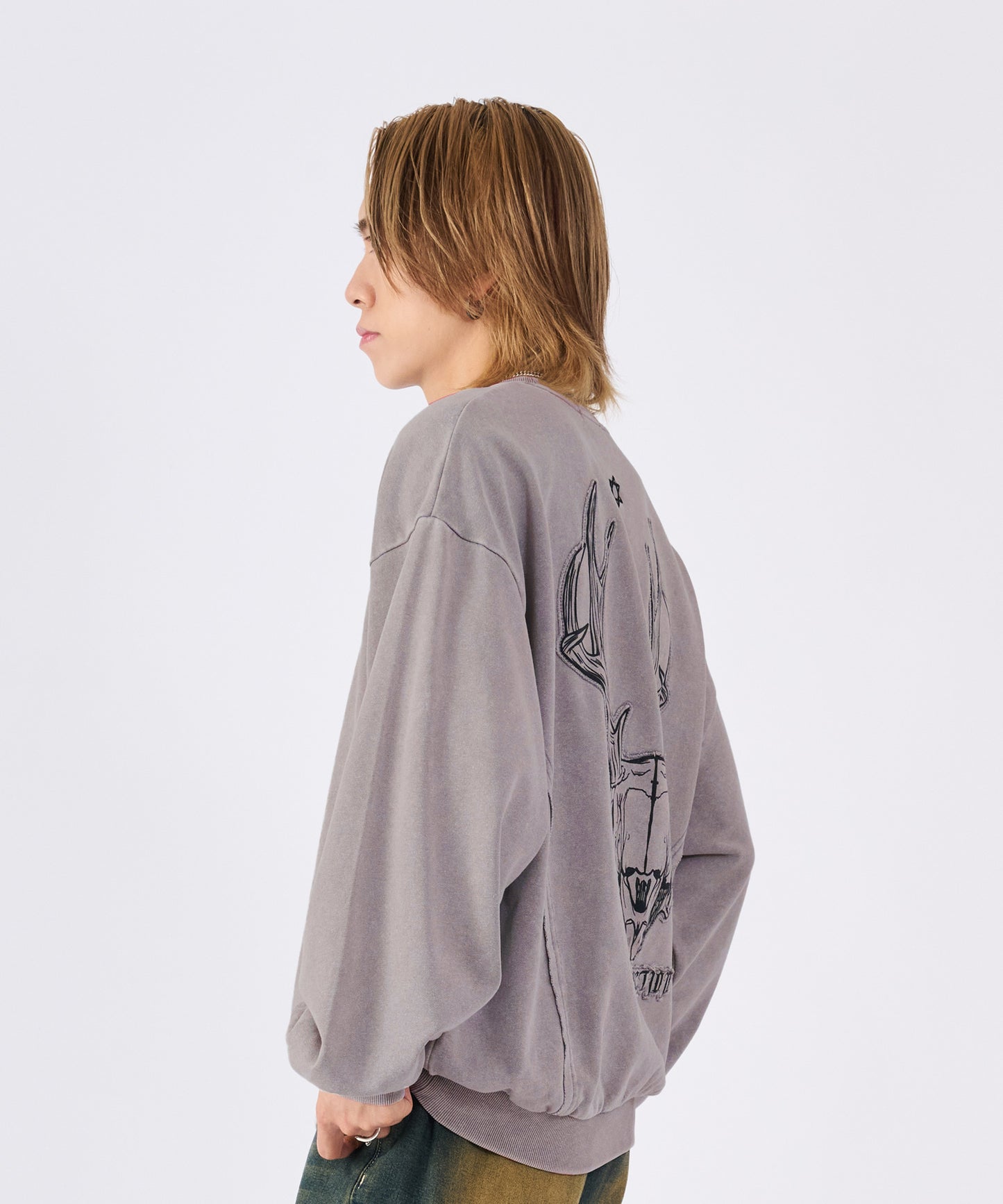 スカルアートアップリケカットオフトレーナー