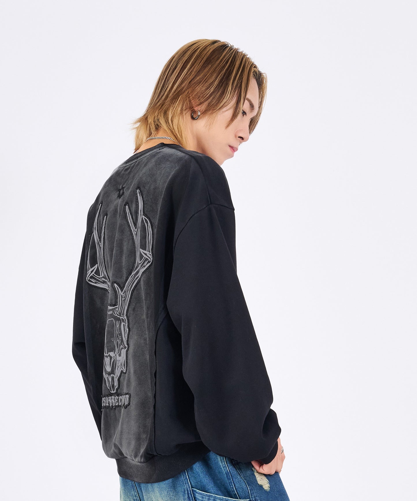 スカルアートアップリケカットオフトレーナー