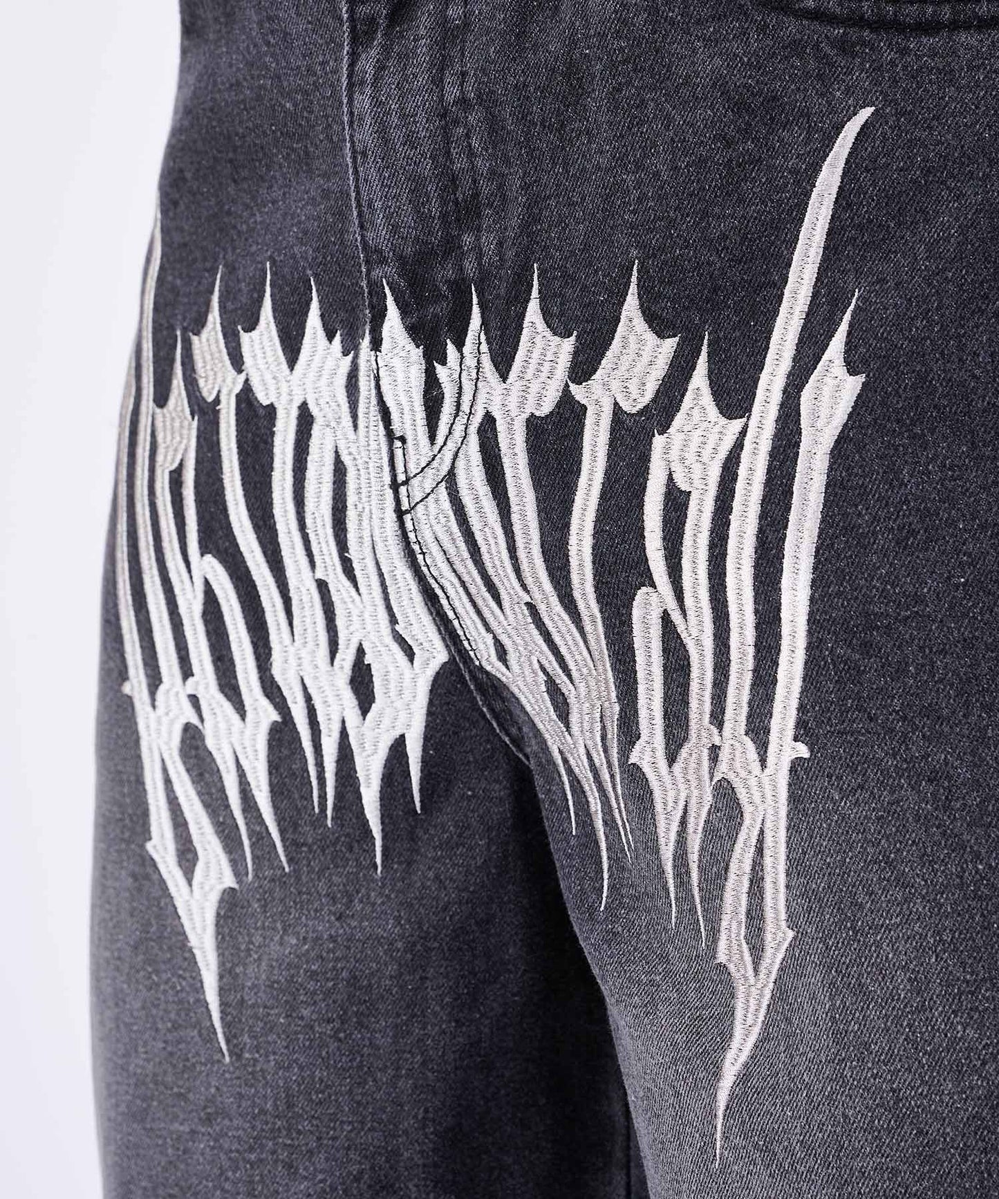 トライバル刺繍デニムバギーパンツ