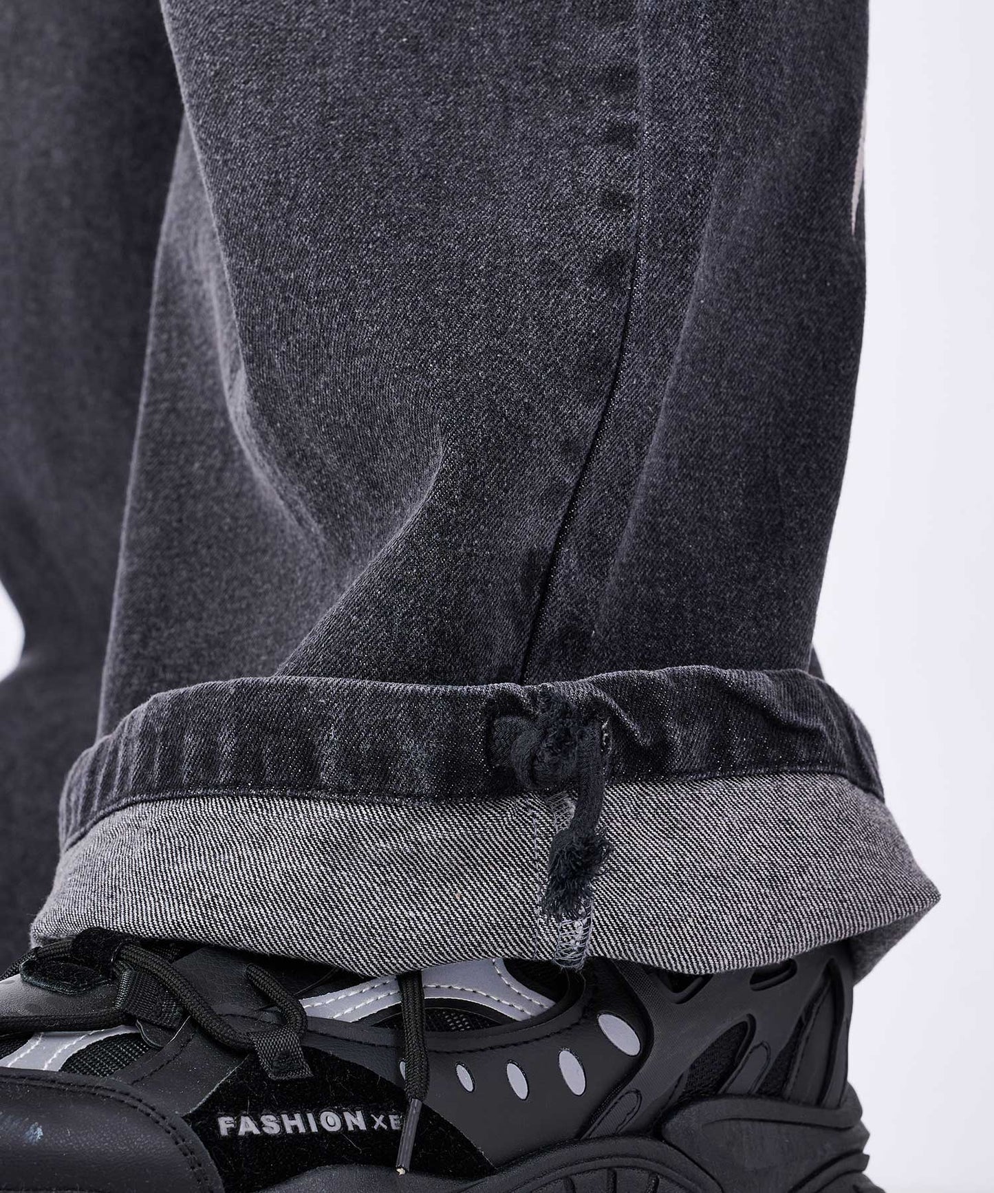 トライバル刺繍デニムバギーパンツ