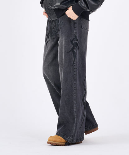 トライバル刺繍デニムバギーパンツ