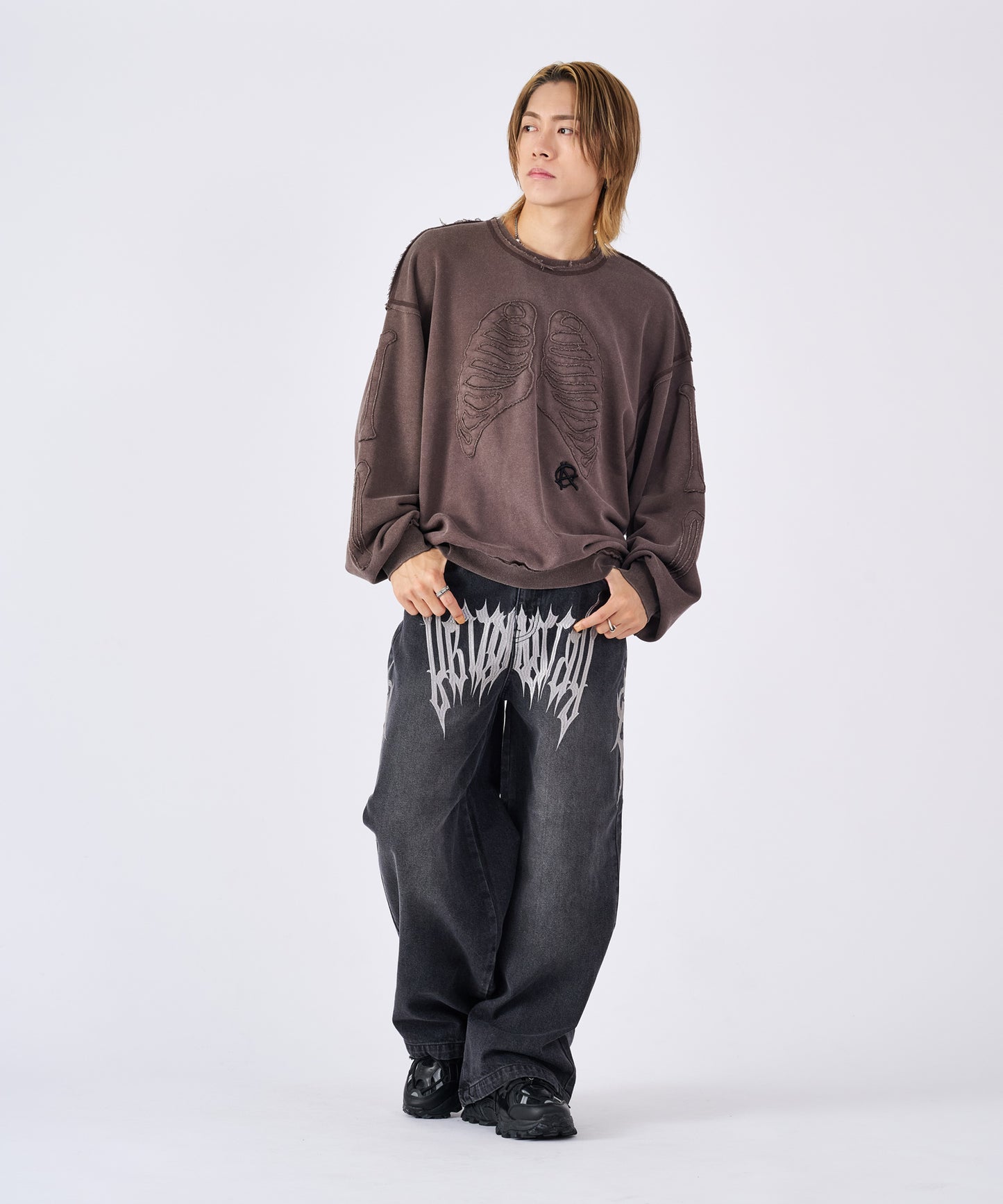 トライバル刺繍デニムバギーパンツ