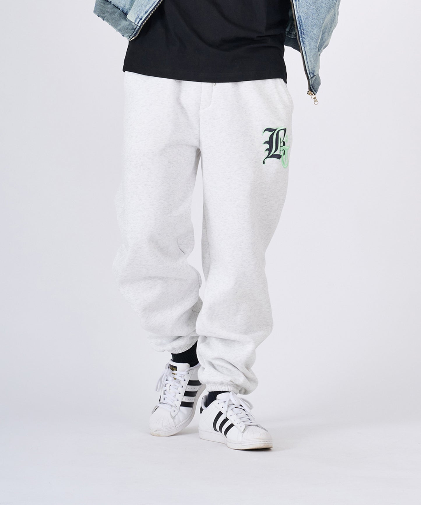 ロゴ刺繍スウェットパンツ