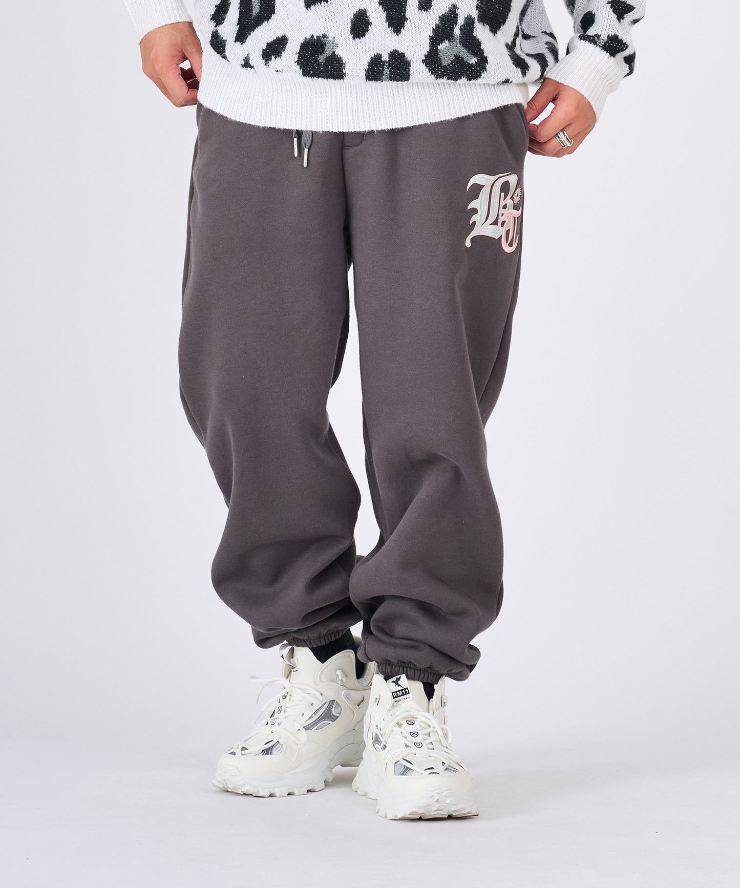 ロゴ刺繍スウェットパンツ