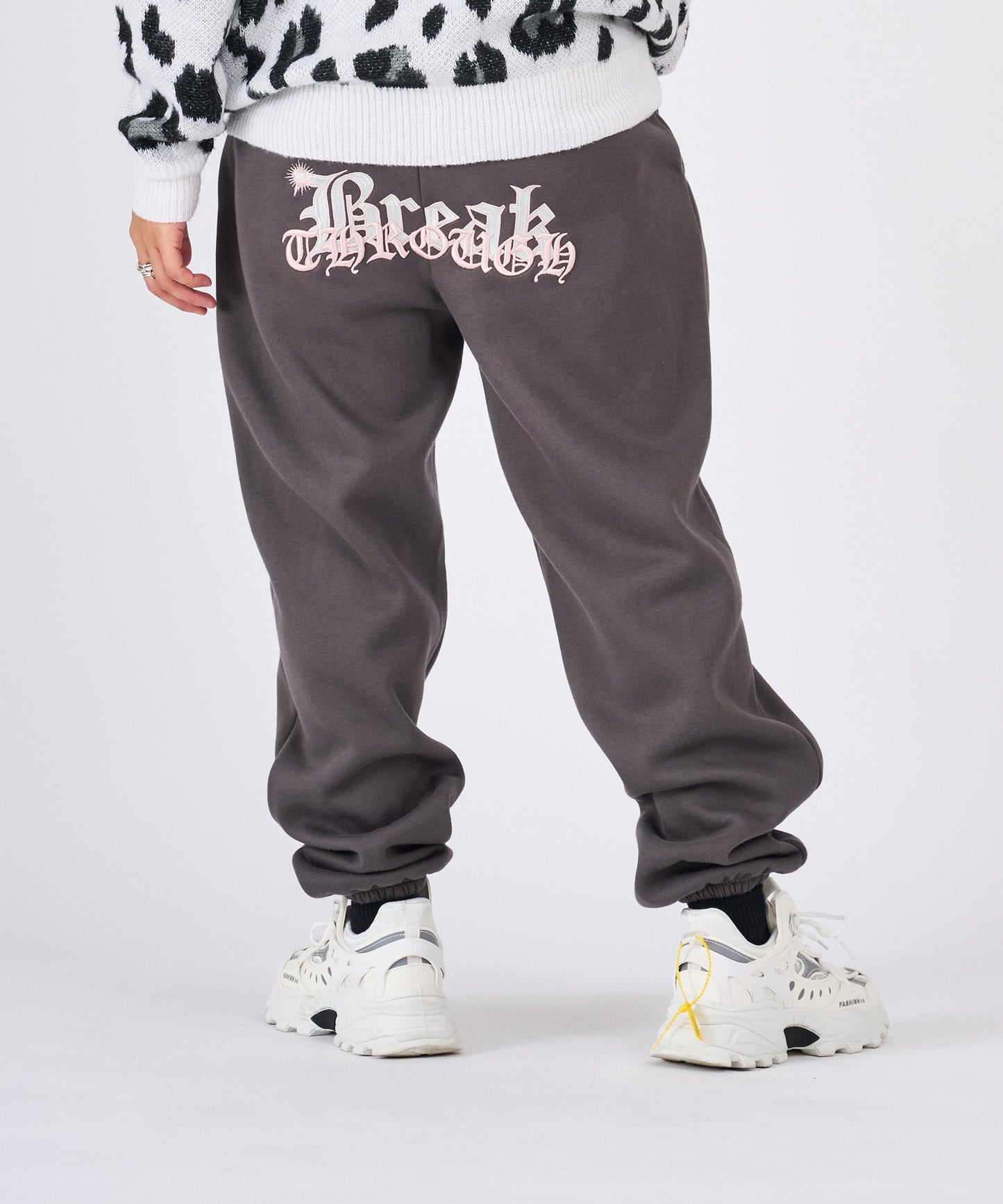 ロゴ刺繍スウェットパンツ