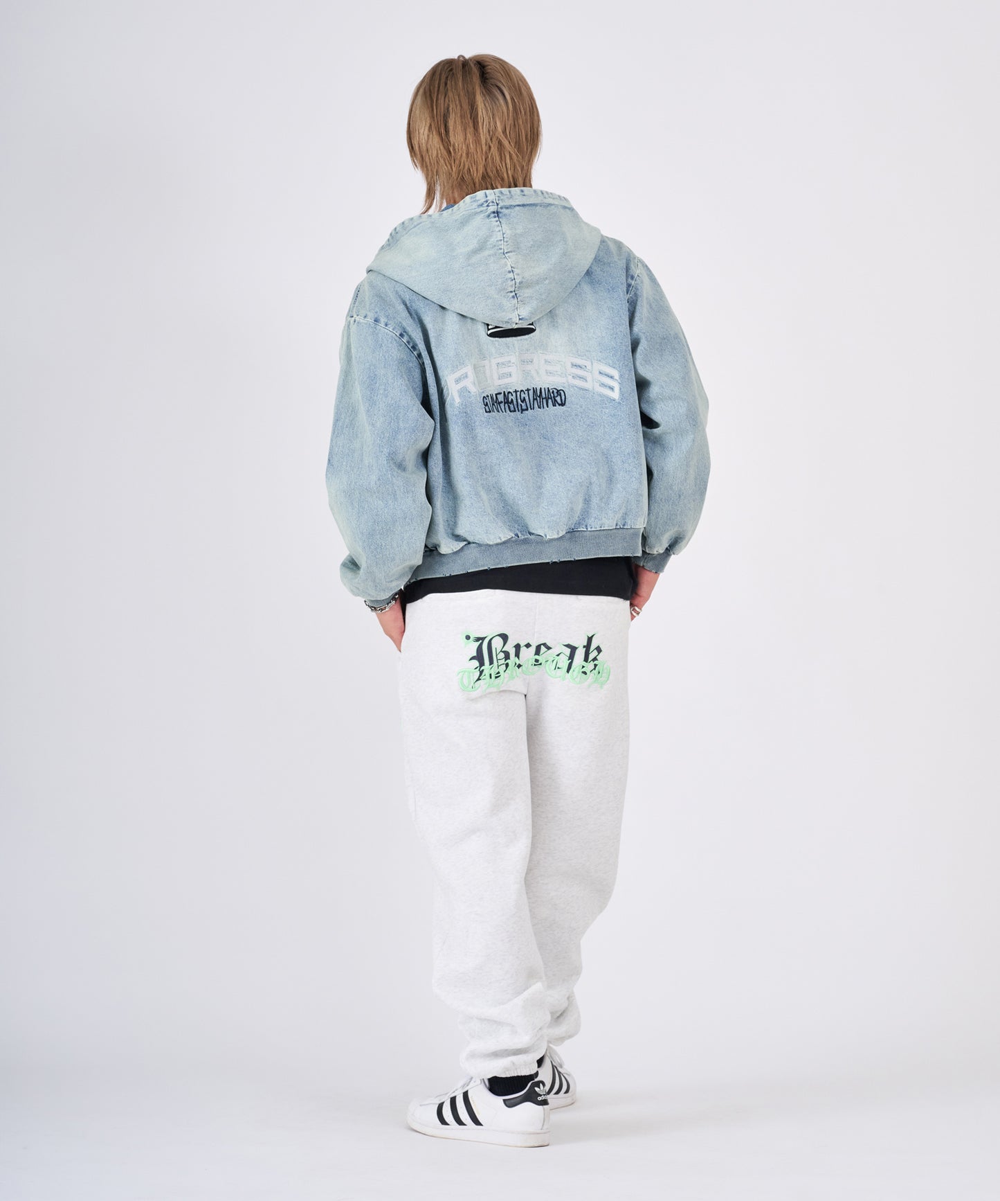 ロゴ刺繍スウェットパンツ