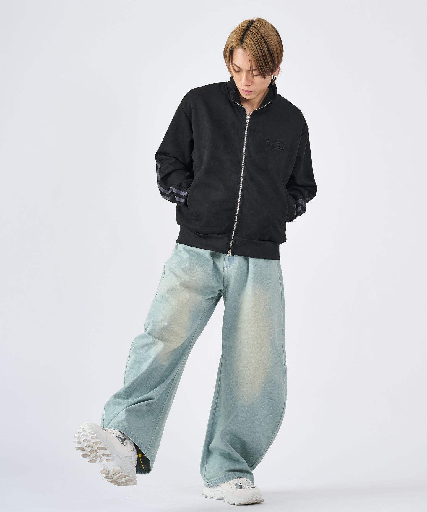 フェザーロゴパンツ