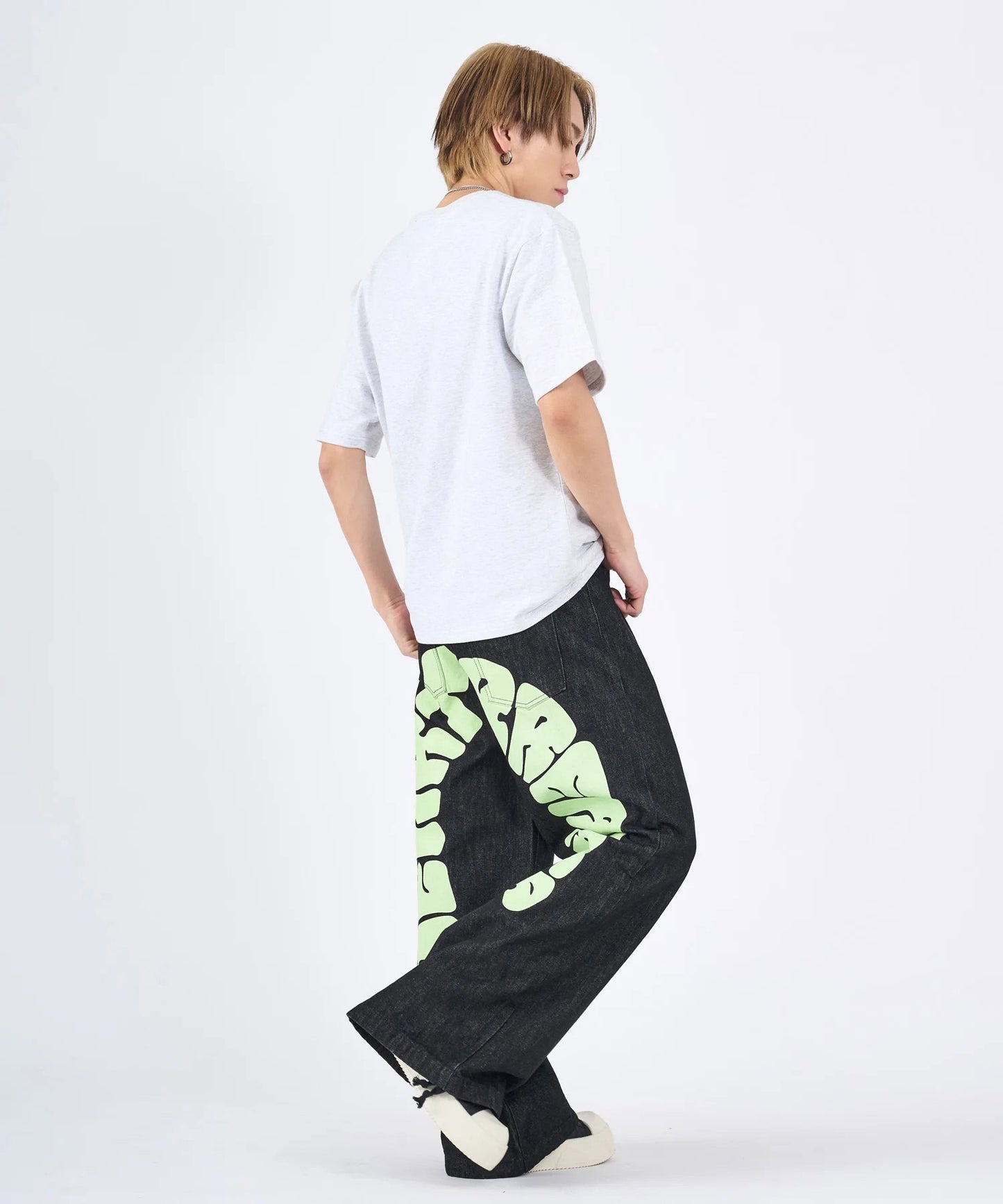 バックアーチロゴデニムパンツ