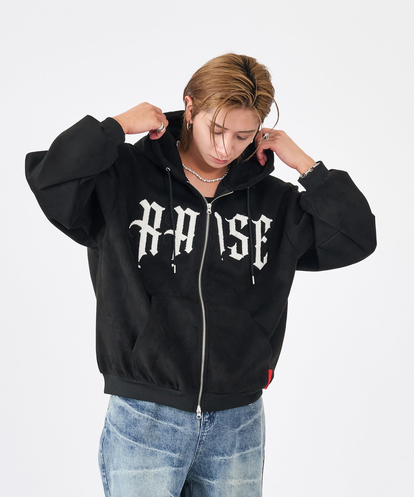 カットスエード　サガラ刺繍ZIPパーカー