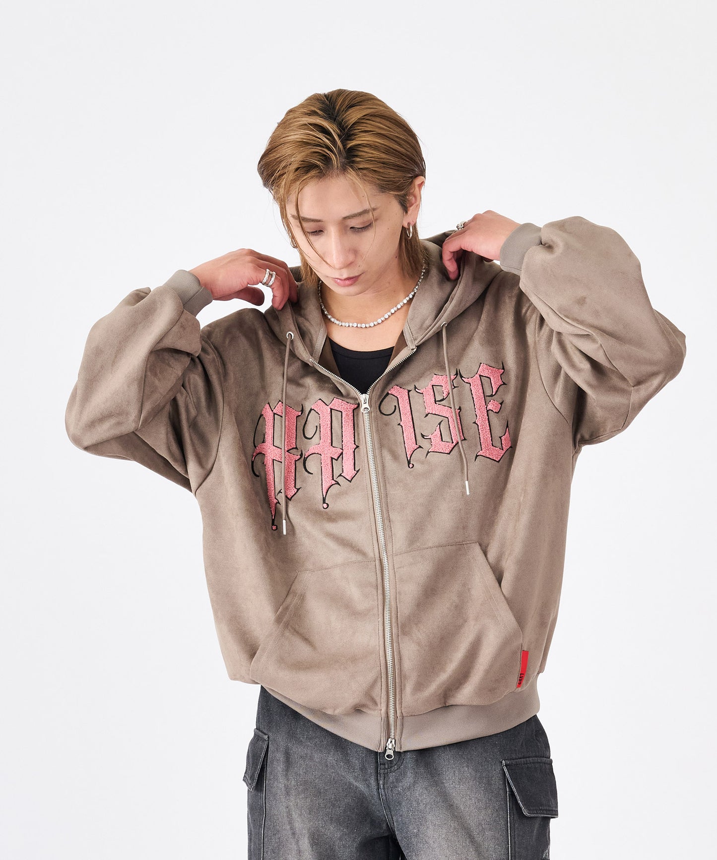 カットスエード　サガラ刺繍ZIPパーカー