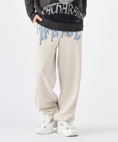 カットスエード　サガラ刺繍パンツ