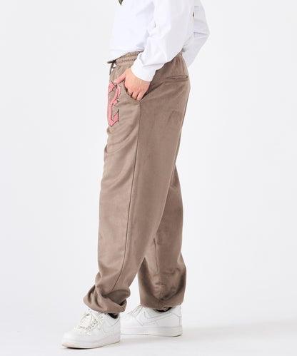 カットスエード　サガラ刺繍パンツ