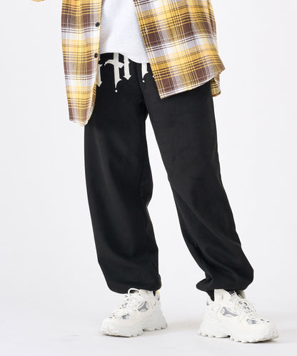 カットスエード　サガラ刺繍パンツ