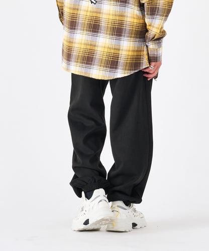 カットスエード　サガラ刺繍パンツ