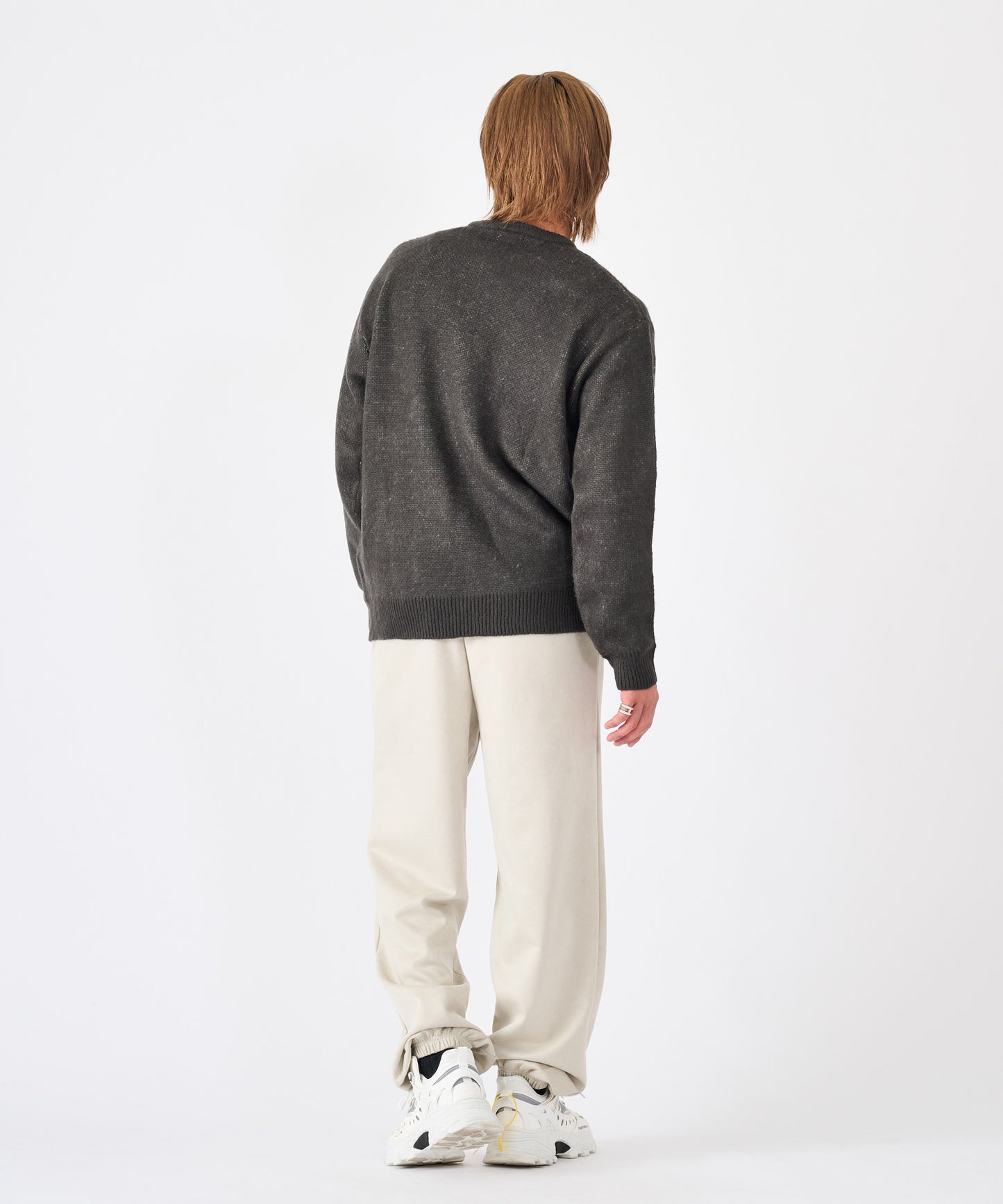 カットスエード　サガラ刺繍パンツ