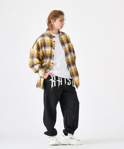 カットスエード　サガラ刺繍パンツ