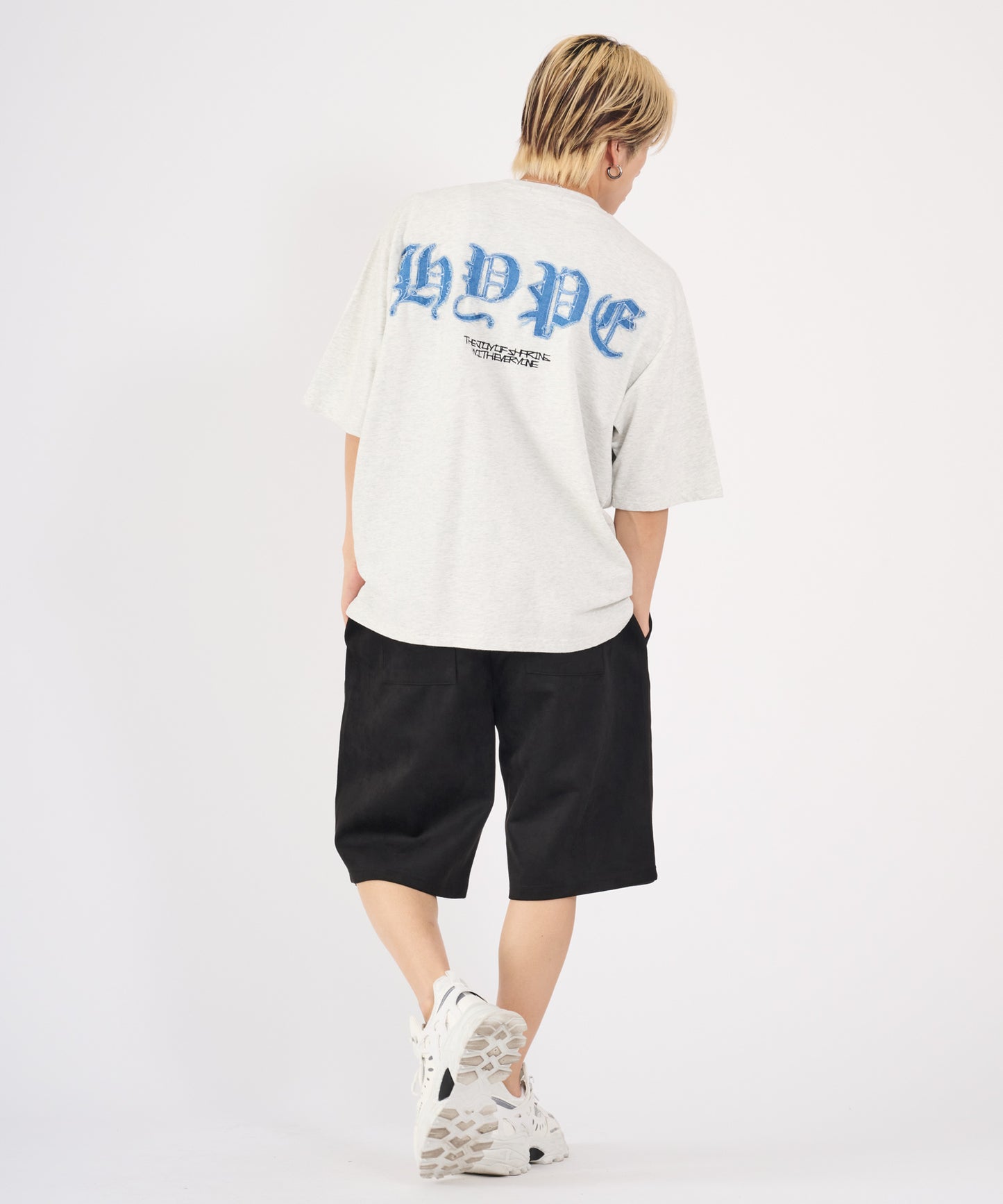 カットスエード　サガラ刺繍ショートパンツ