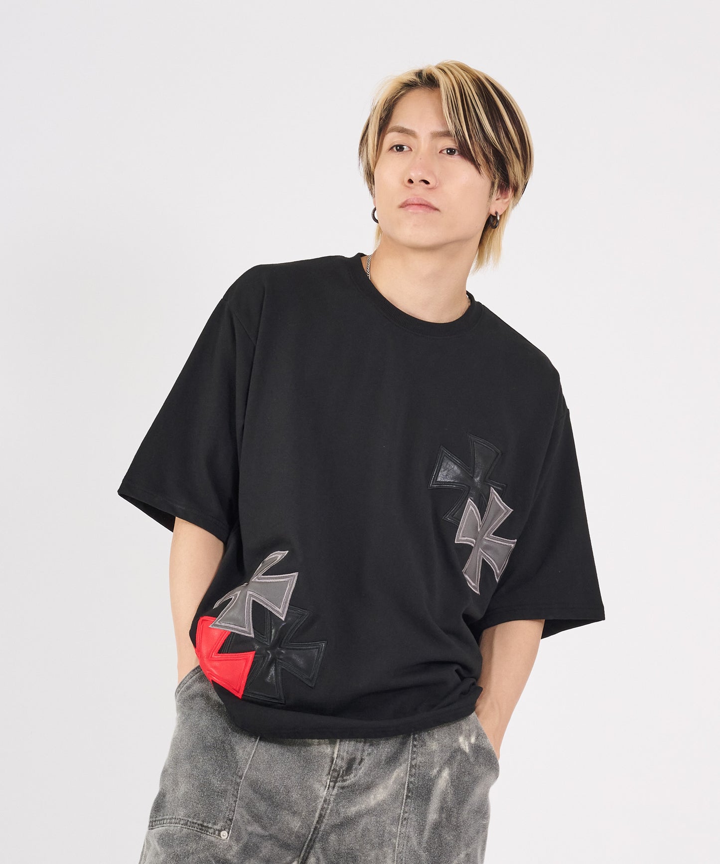 アイアンクロスPUアップリケ半袖Tシャツ