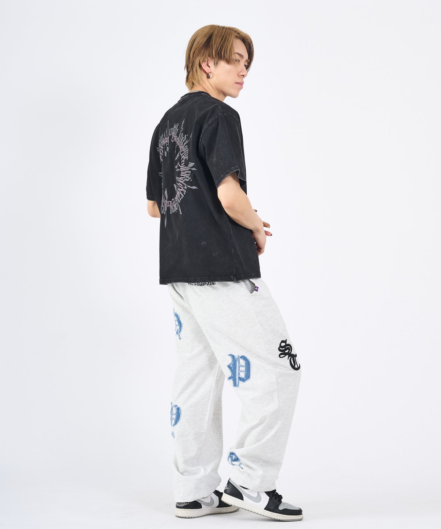 デニムアップリケスウェットパンツ